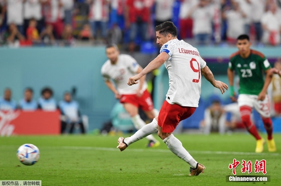 世界杯C组首战墨西哥波兰0-0互交白卷 莱万多夫斯