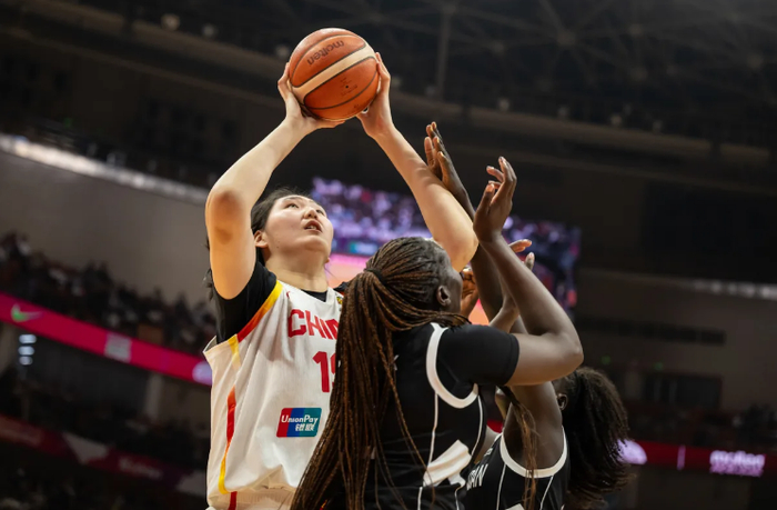 张子宇高效表现助力中国女篮大胜南苏丹 连续三