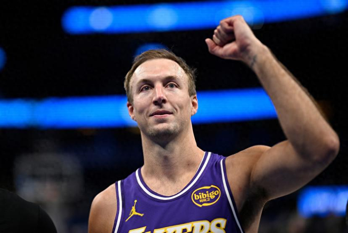 湖人替补爆发助队大胜奇才 海斯肯纳德联手砍下