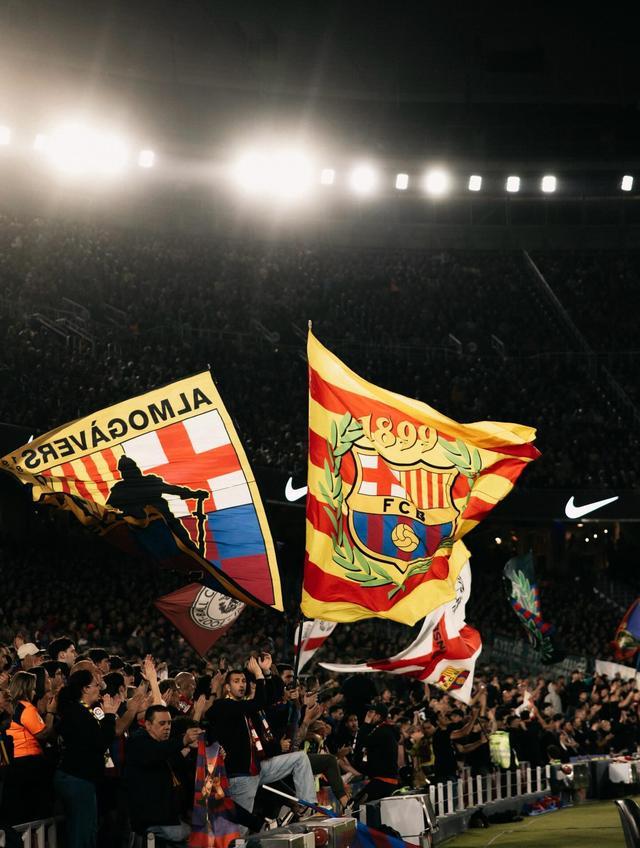 弗朗基·德容西甲替补登场超越科库 成巴萨队史